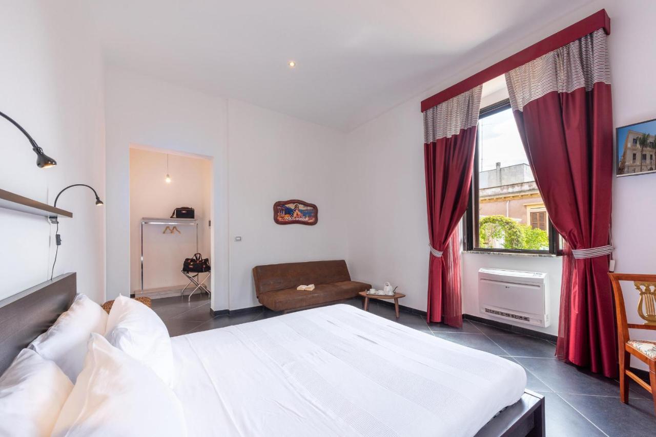 Maria Vittoria Charming Rooms And Apartments Brindisi Eksteriør bilde